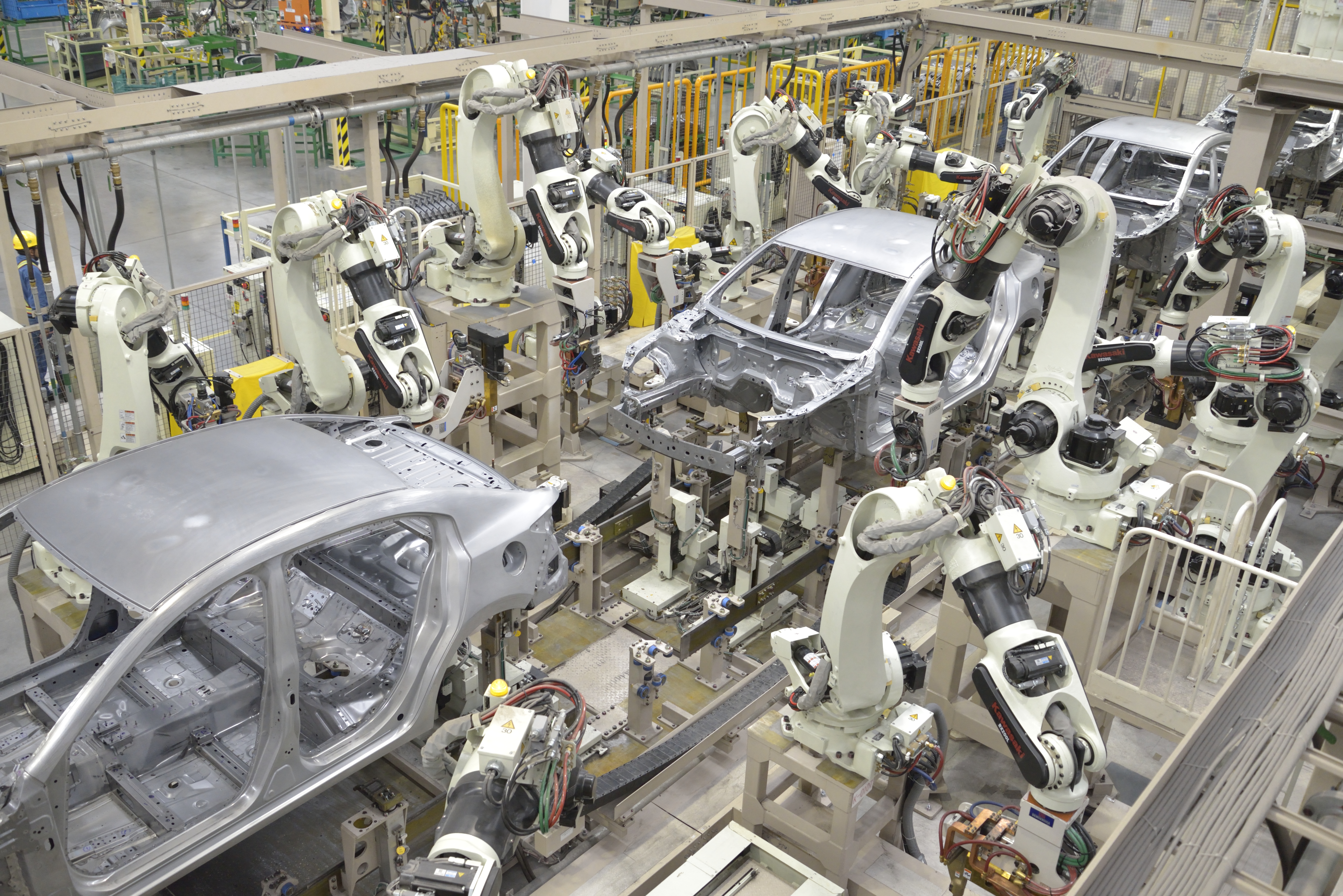 Cluster Industrial - Crece producción de autos nuevos en mayo: Amia 