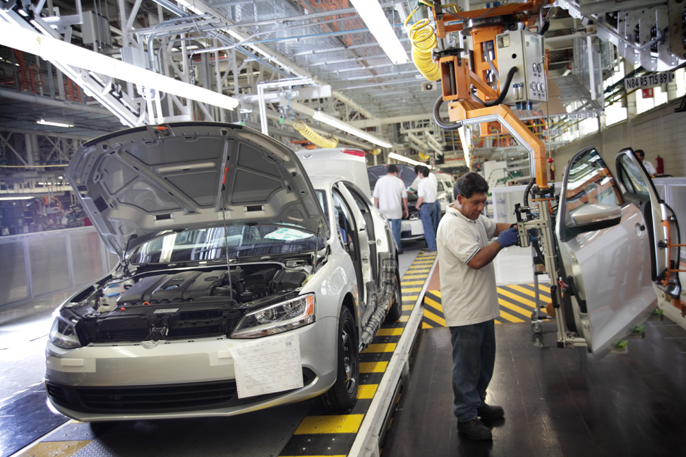 Cluster Industrial - México supera a brasil en producción de autos 