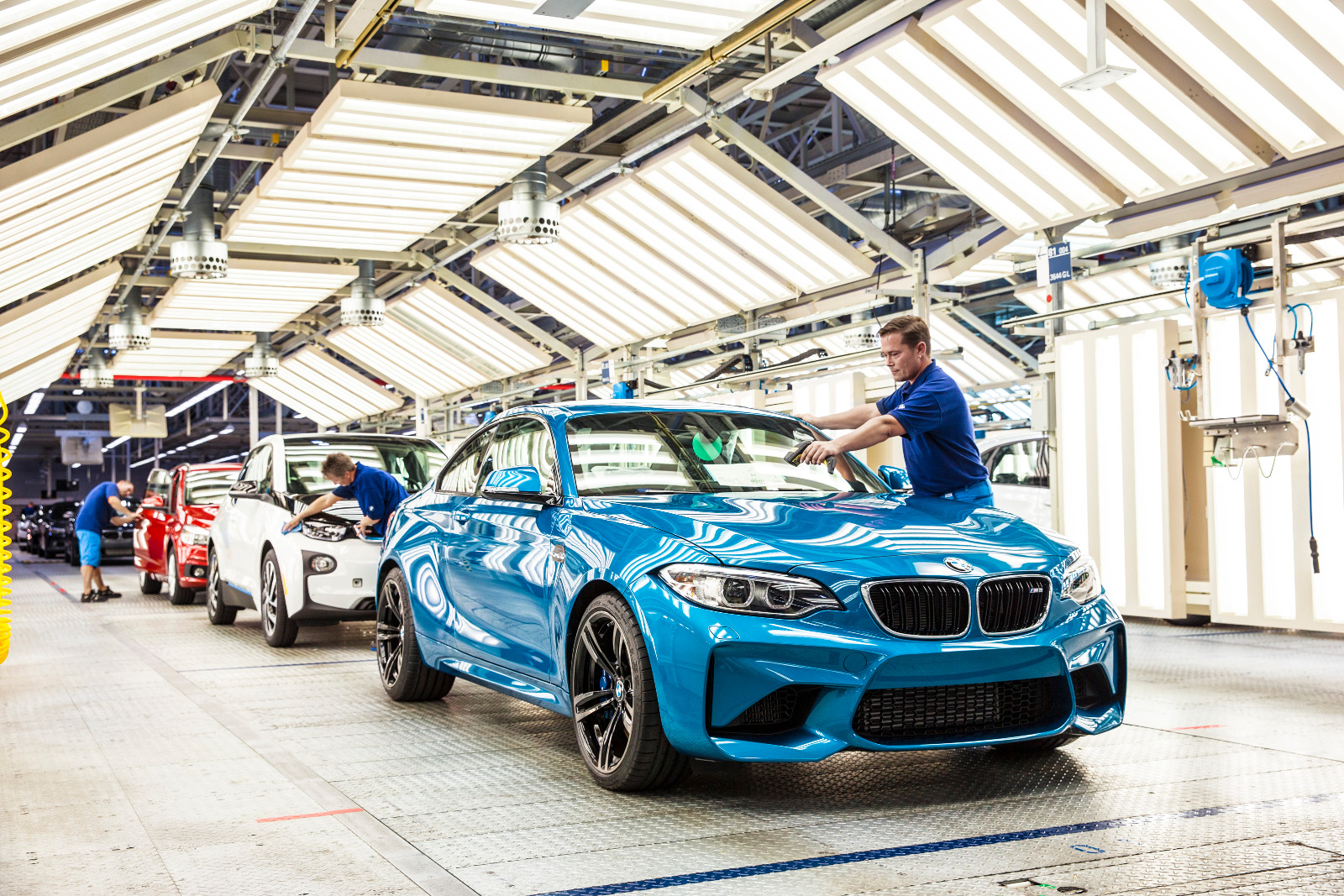Cluster Industrial - BMW eleva sus precios por aranceles impuestos por EU