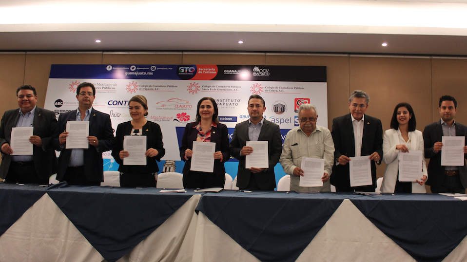 Cluster Industrial - CLAUGTO y el Instituto Mexicano de Contadores Públicos firman convenio