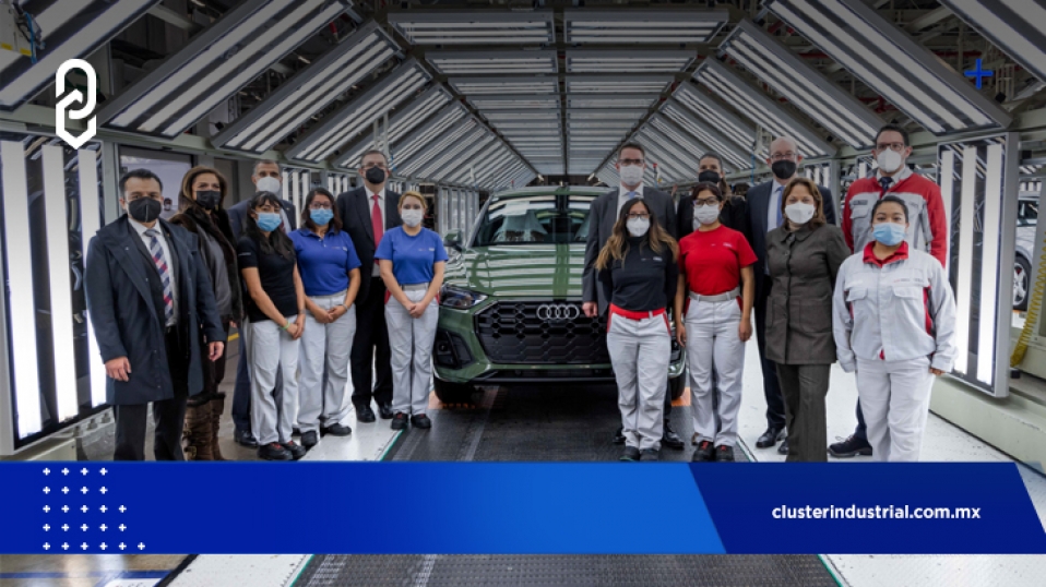 Cluster Industrial - Figuras del Gobierno Federal y Estatal visitan la planta de Audi México