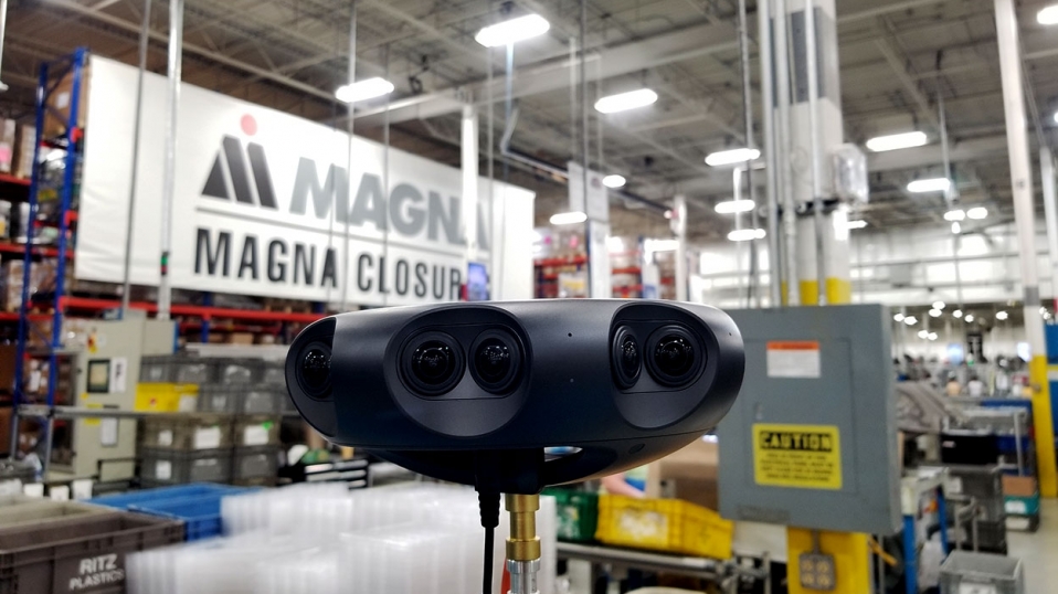Cluster Industrial - Magna usa visores de VR para diseñar autopartes