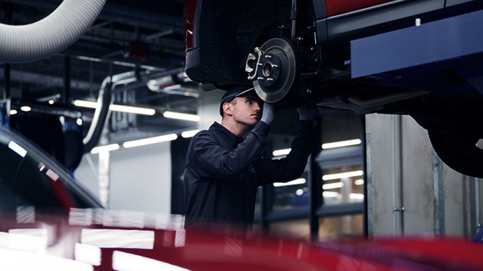 Cluster Industrial - Mazda estrena servicio express de mantenimiento en 45 mins o gratis