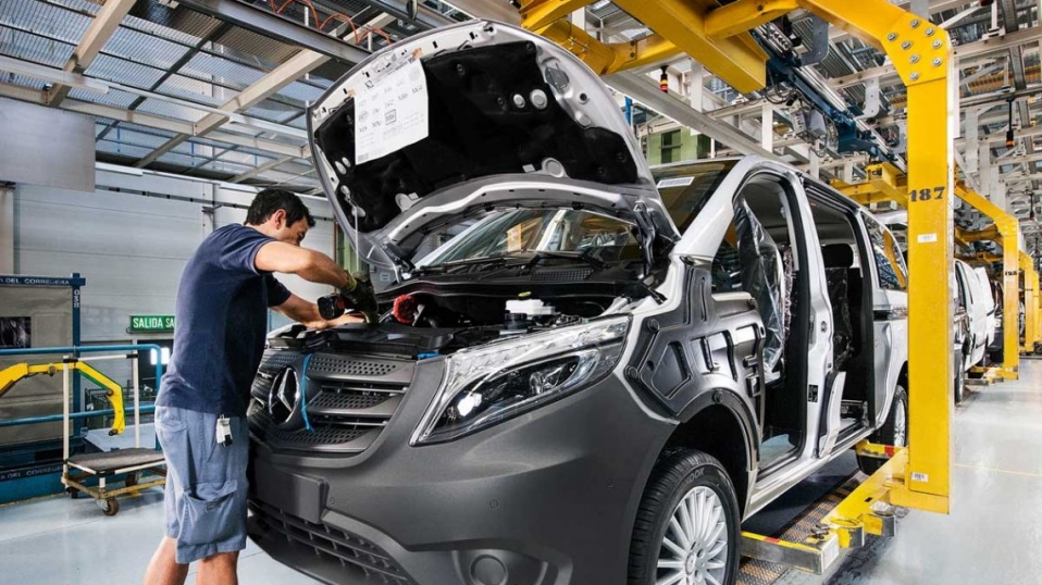 Cluster Industrial - Mercedes-Benz cancela inversión de 600 millones de USD en Argentina