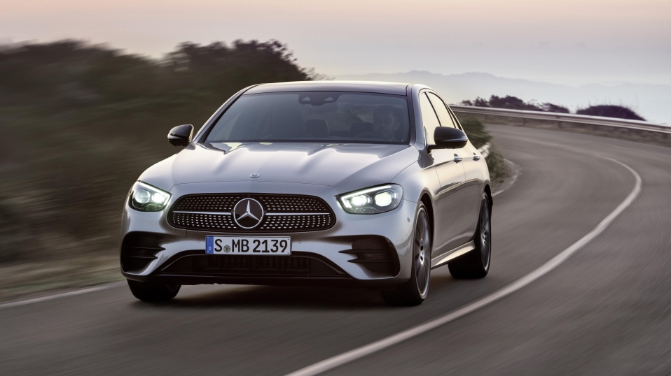 Cluster Industrial - Mercedes-Benz renovó su Clase E con inteligencia al volante