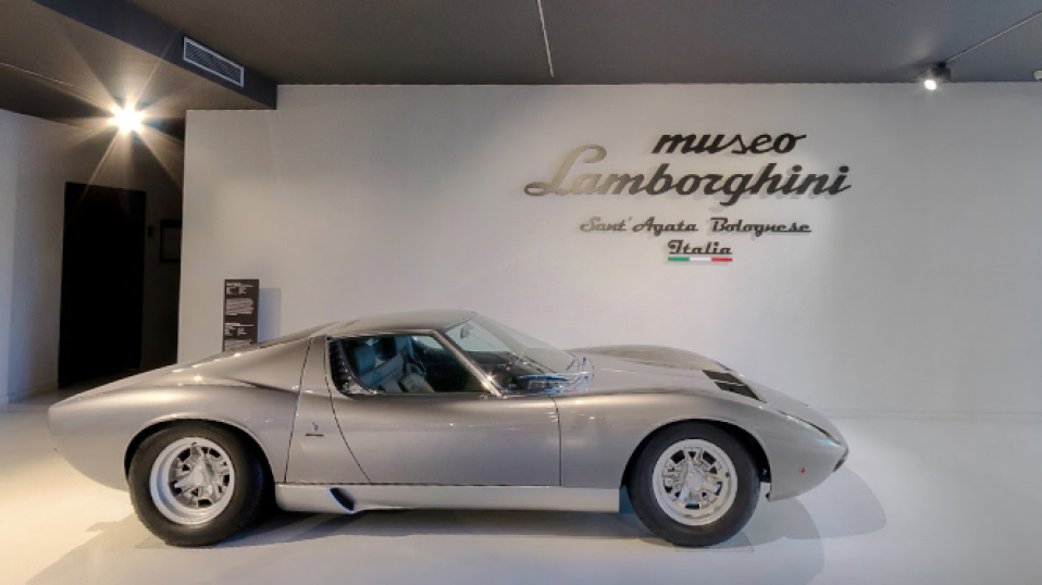 Cluster Industrial - Plan de fin de semana: ¡Visita un museo de autos de manera virtual!