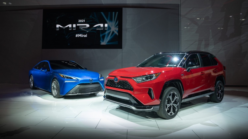 Cluster Industrial - Toyota deja huella en el Auto Show de Los Ángeles con nuevos modelos