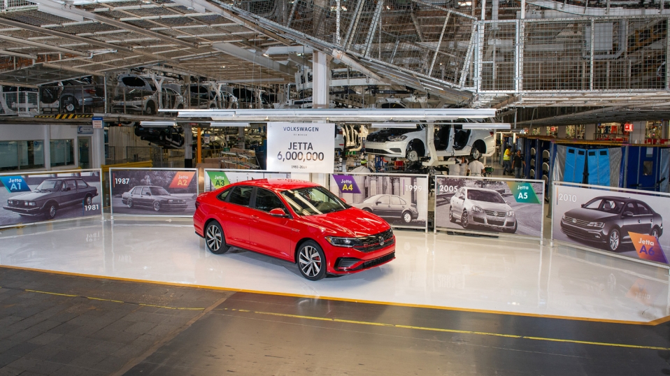 Cluster Industrial - Volkswagen produce 6 millones de unidades del modelo Jetta en Puebla